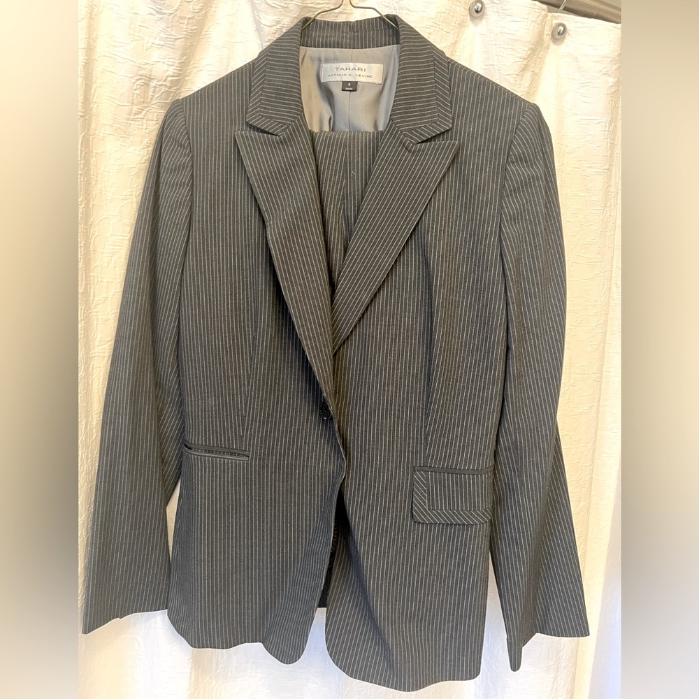 Tahari pant suit